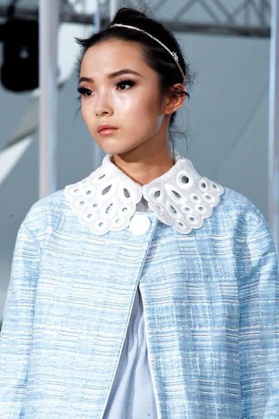 Look 14